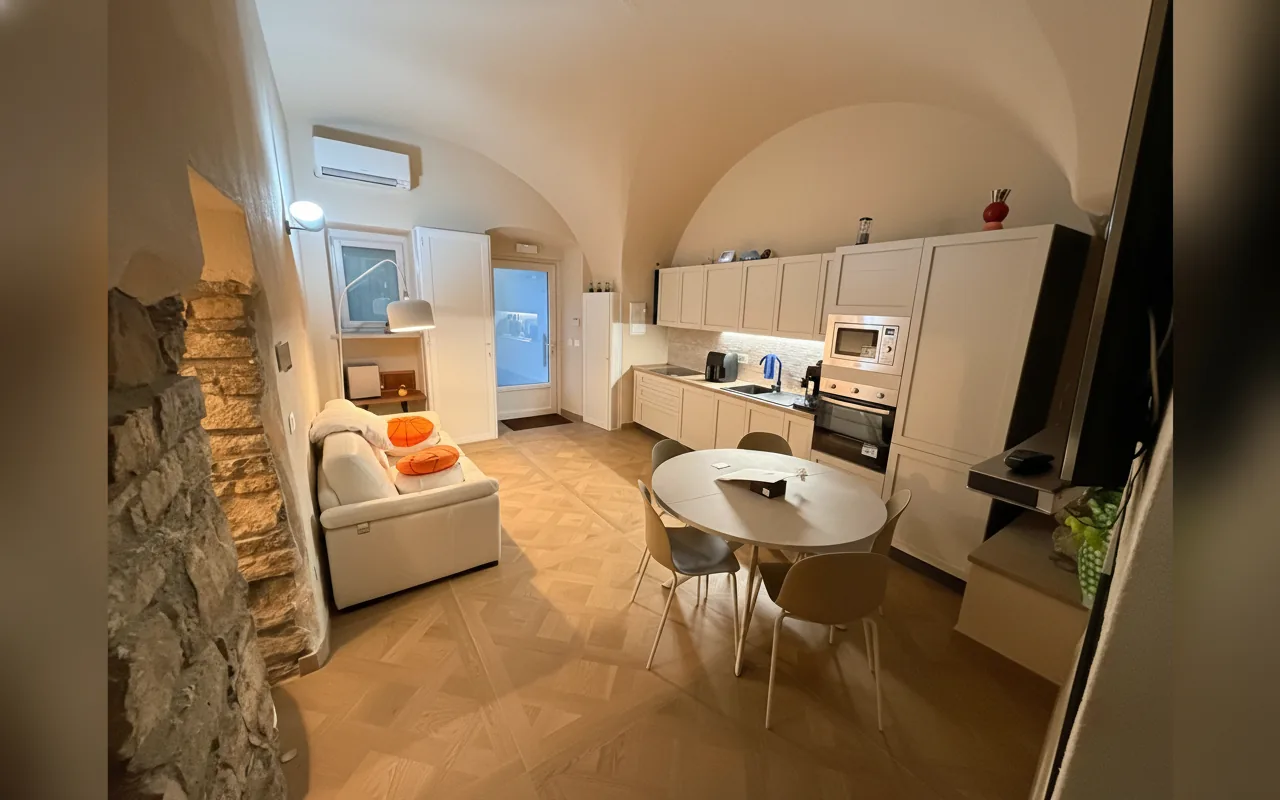 Camera con bagno privato — Casa Vacanza Zhurian, Ginestra (Basilicata) (foto 22)